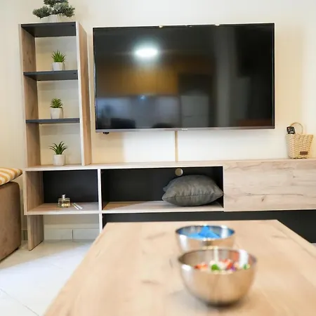 Stefanos Apartment *